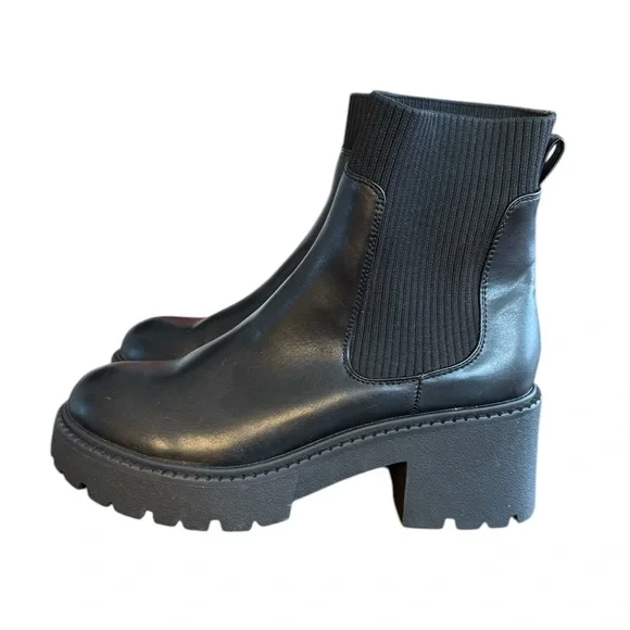 Madden Girl Black Chelsea Ankle Booties Women’s Size 10 - Picture 3 of 8